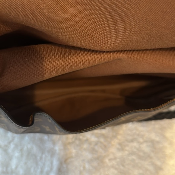 Authentic Louis Vuitton Monogram Saumur 30 - Picture 5 of 11